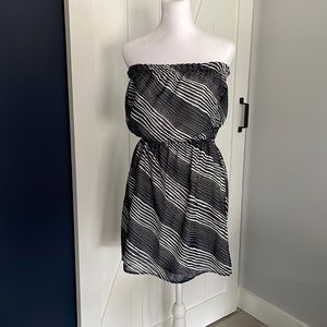 Adorable Strapless Gap dress size S